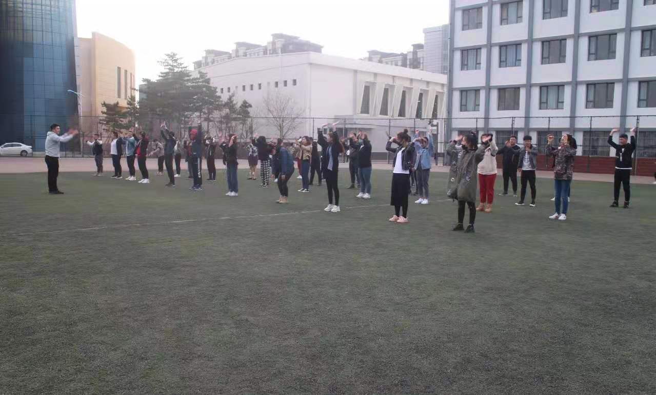 會當凌絕頂，一覽眾山小——精英班戶外素質(zhì)拓展訓練