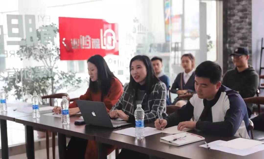 激發創造活力，發展創新創業