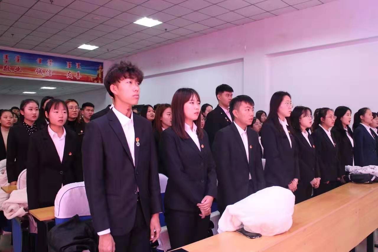 實(shí)踐歸來(lái)話成長(zhǎng)：“年輕人要‘自找苦吃’”暨“我與祖國(guó)共奮進(jìn)”主題教育