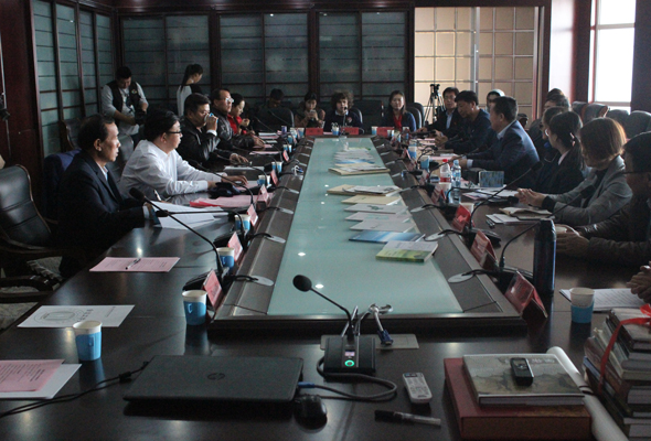 各路專家齊聚鴻德，巖畫紐帶連起中俄 ——2017中俄巖畫考古學術(shù)研討會于我院成功舉辦