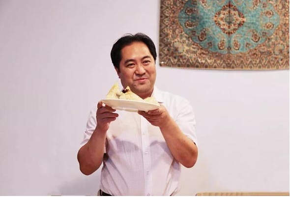 我院留學(xué)生在校內(nèi)巴基斯坦餐廳共度開(kāi)齋節(jié)