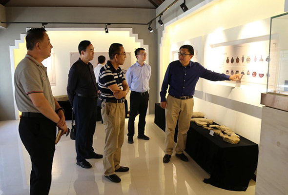 自治區社科聯黨組書記高慧廣一行蒞臨內師大鴻德學院調研指導工作