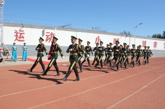 內蒙古鴻德文理學院舉行專升本新生開學典禮