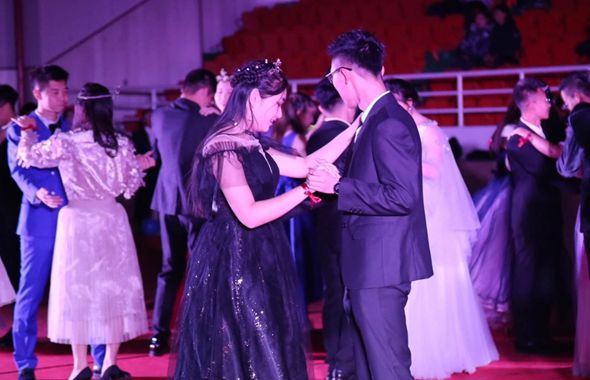 內(nèi)蒙古師范大學(xué)鴻德學(xué)院“夢(mèng)幻之夜，仙履奇緣”童話主題舞會(huì)