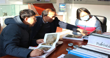 呼和浩特市委常委張金萍一行蒞臨內蒙古鴻德文理學院調研指導