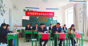 經濟管理系迎首屆畢業生論文答辯