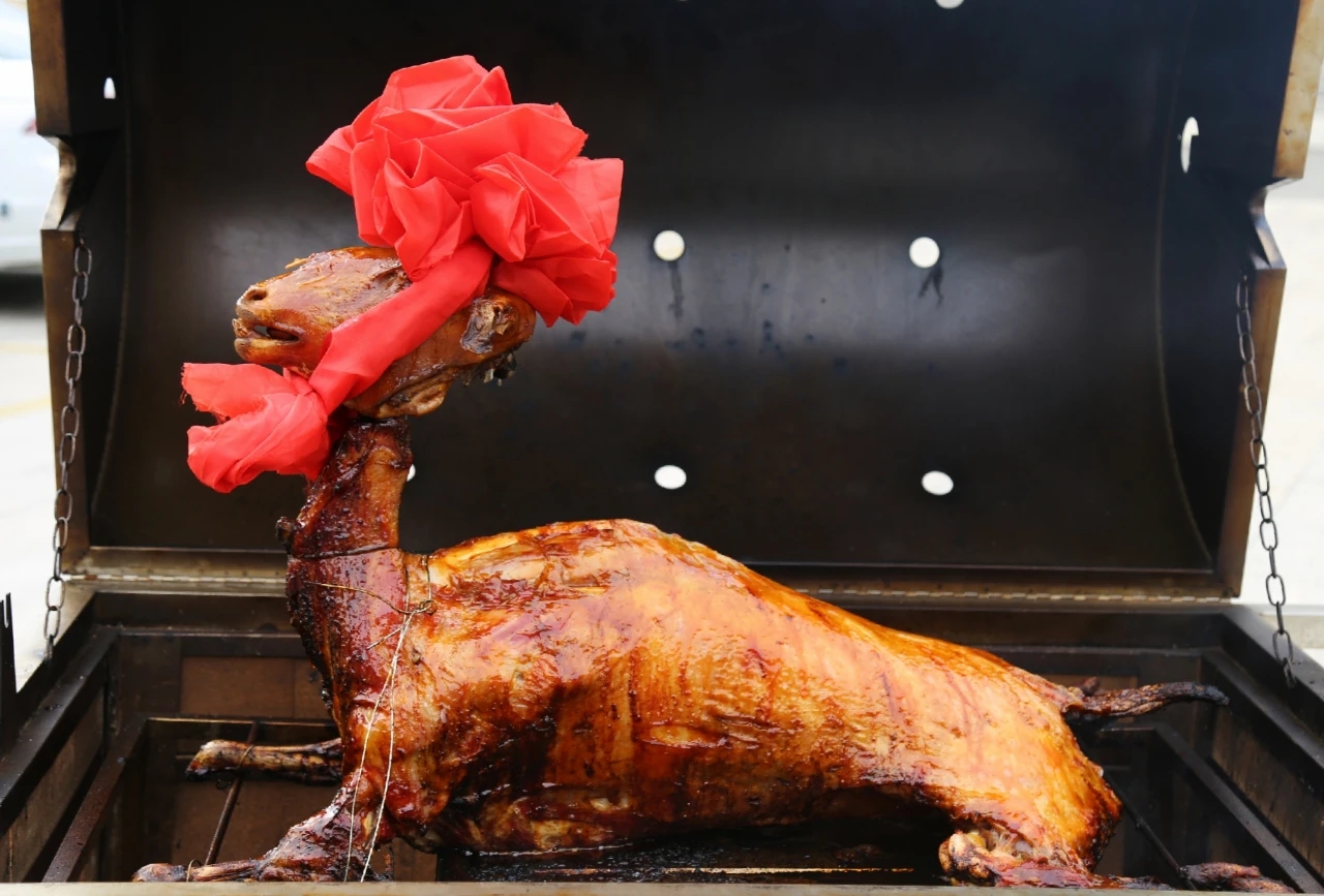 5月7日校慶日，鴻德師生“云”相聚！