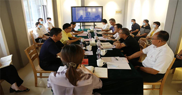 自治區(qū)黨委教育工委選派盧鳳龍、張雪玉擔(dān)任內(nèi)蒙古鴻德文理學(xué)院黨委書記、副書記