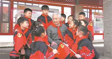 中國教育報頭版頭條:凝心聚力育新人,內蒙古扎實推進青少年鑄牢中華民族共同體意識教育