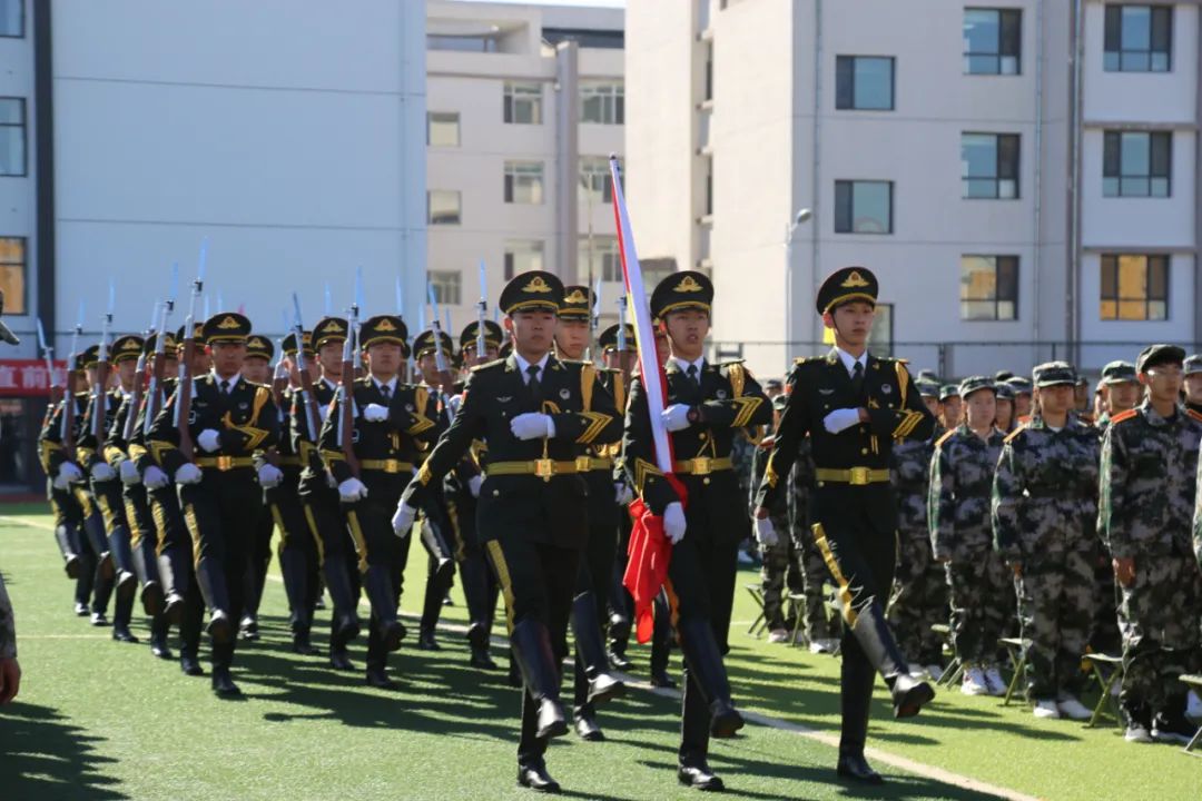 內蒙古鴻德文理學院2020級新生軍訓今日開營