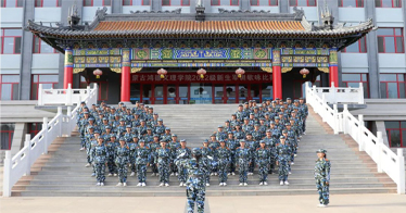 軍歌嘹亮，步履鏗鏘！直擊鴻德新生軍訓(xùn)隊列評比和軍歌比賽現(xiàn)場