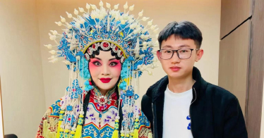 【人物專訪】從內蒙古鴻德文理學院到中國戲曲學院，他做到了