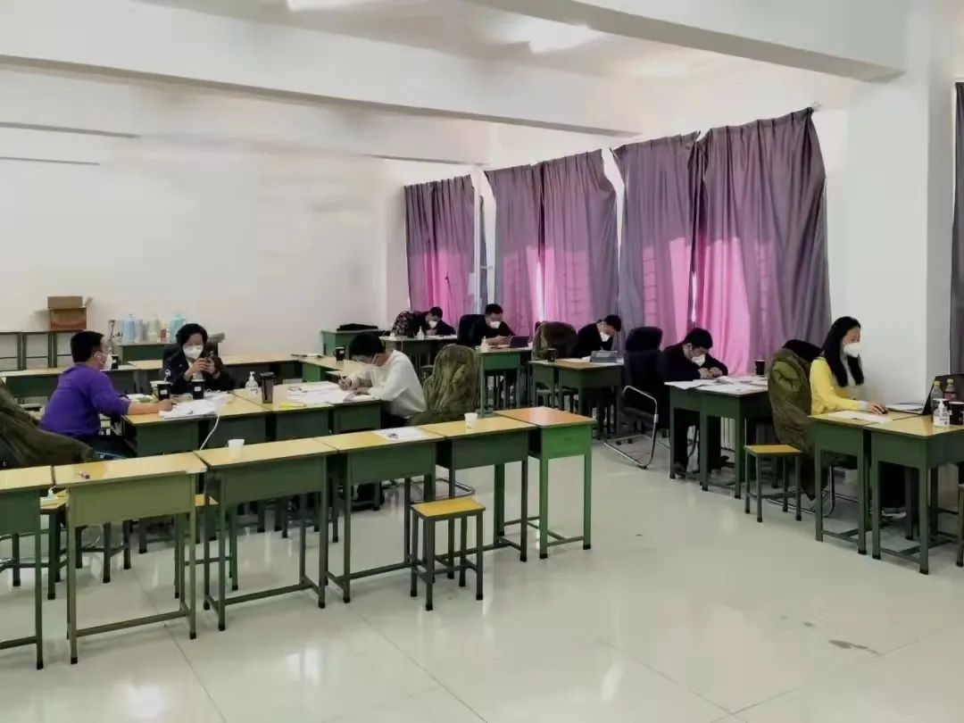 鴻德流調員:奮戰在校園防疫一線的“偵察兵”