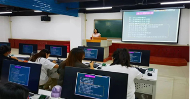 內(nèi)蒙古鴻德文理學(xué)院開學(xué)首日：師生精神飽滿、教學(xué)秩序井然