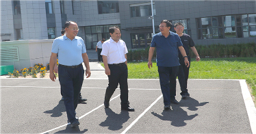 盧鳳龍、王新剛深入兩個校區(qū)開展新學(xué)期校園安全大檢查