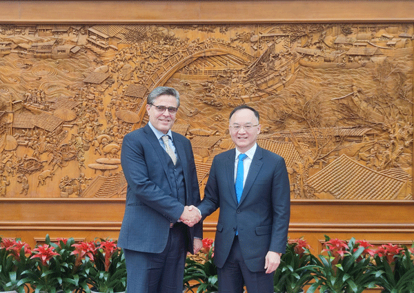 外交部部長助理農融會見巴基斯坦新任駐華大使哈什米