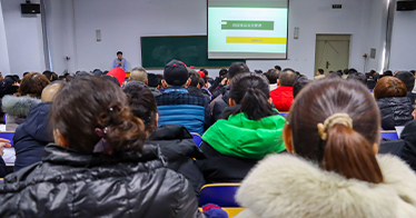 學(xué)院舉辦消防安全及食品安全培訓(xùn)