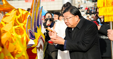 學院在三個校區同時舉行“龍騰盛世 抬頭迎春”主題系列活動