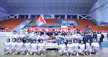 學院第九屆女籃聯(lián)賽落幕，經濟管理系衛(wèi)冕