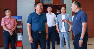 學院黨委書記盧鳳龍一行到呼和浩特保利劇院訪企拓崗