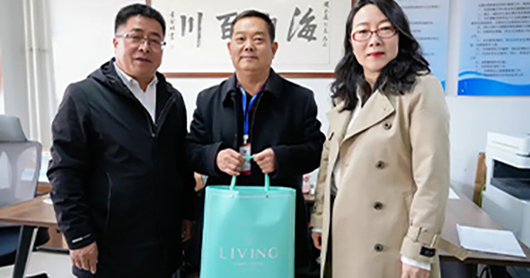 學院工會開展重陽節慰問活動